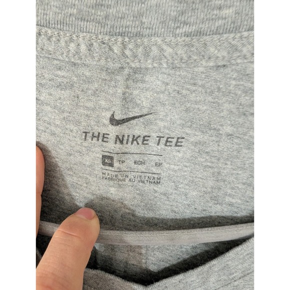 Nike‎ The Nike Tee XS Philadelphia Eagles Fly Graphic V-Neck T-Shirt women's - Picture 3 of 6